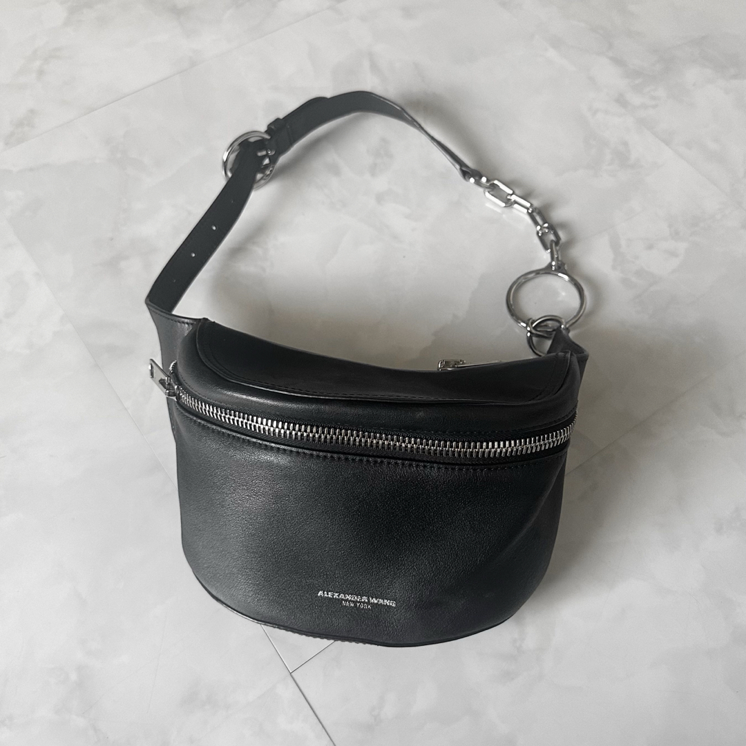 Alexander Wang(アレキサンダーワン)の【Alexander Wang】 チェーン ボディバッグ FANNY PACK メンズのバッグ(ボディーバッグ)の商品写真