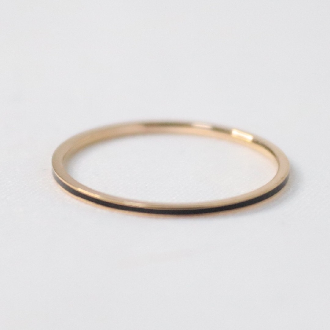 極細 華奢 黒 ローズゴールド 指輪 7号 レディースのアクセサリー(リング(指輪))の商品写真