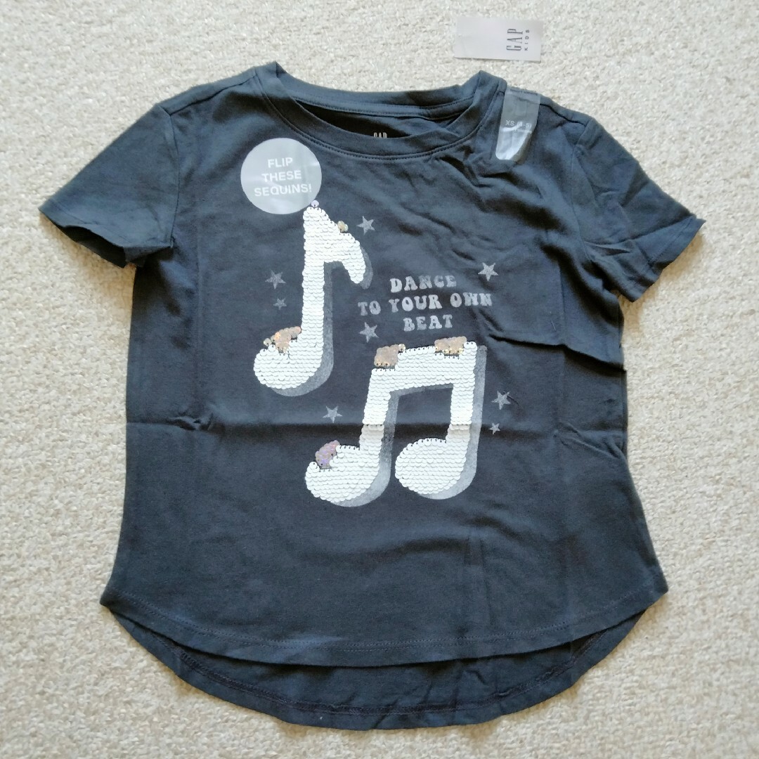 GAP Kids(ギャップキッズ)の◆新品◆GAP kids ギャップ  Tシャツ 女の子 110cmグレー キッズ/ベビー/マタニティのキッズ服女の子用(90cm~)(Tシャツ/カットソー)の商品写真