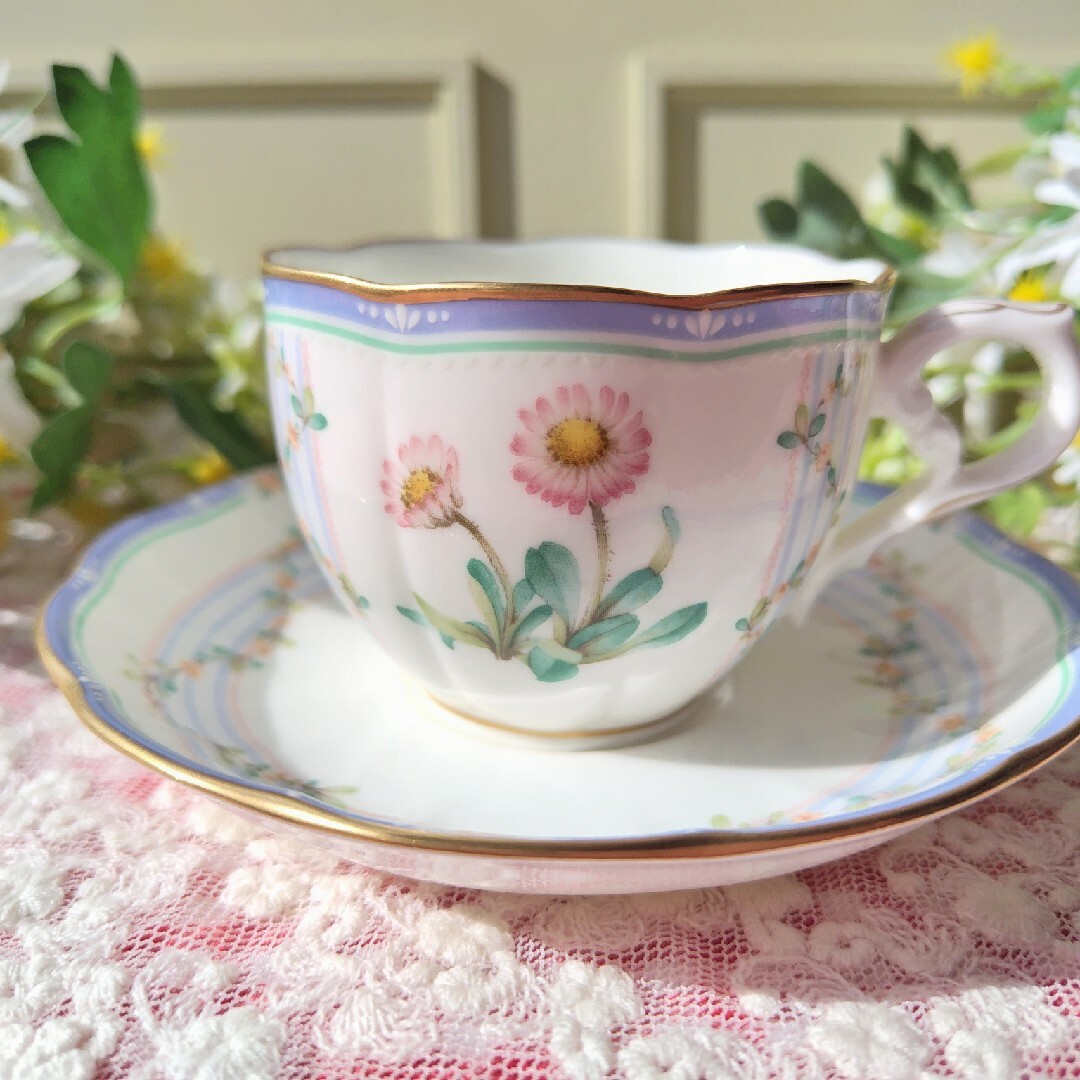 Noritake(ノリタケ)のノリタケ♥フローラルヴィラ ボーンチャイナ カップ＆ソーサー 1客セット インテリア/住まい/日用品のキッチン/食器(食器)の商品写真