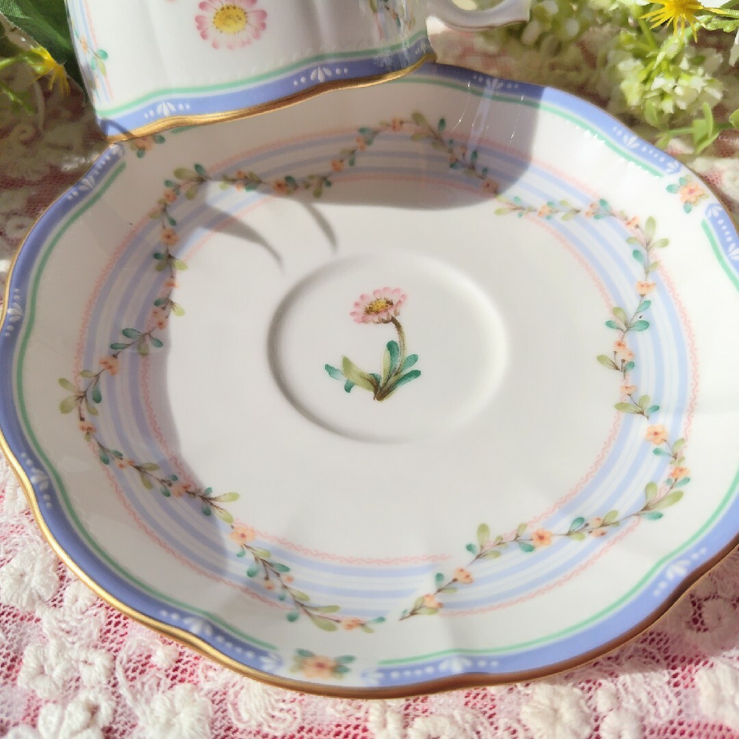 Noritake(ノリタケ)のノリタケ♥フローラルヴィラ ボーンチャイナ カップ＆ソーサー 1客セット インテリア/住まい/日用品のキッチン/食器(食器)の商品写真