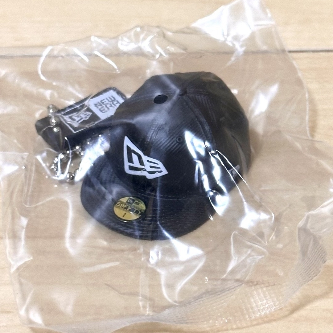 NEW ERA(ニューエラー)の限定 NEW ERA ガチャガチャ キャップキーホルダー メンズの帽子(キャップ)の商品写真