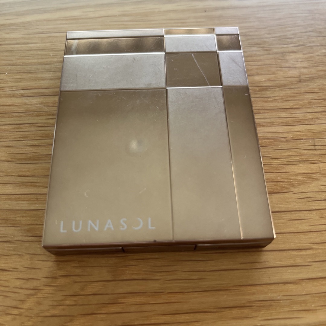 LUNASOL(ルナソル)のルナソル　アイシャドウ コスメ/美容のベースメイク/化粧品(アイシャドウ)の商品写真