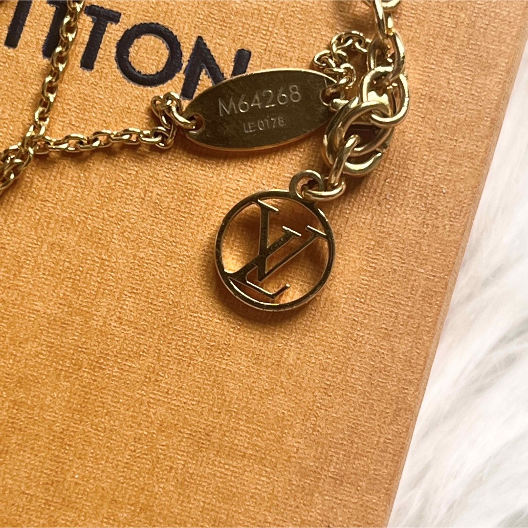 LOUIS VUITTON(ルイヴィトン)の✨極美品✨ルイヴィトン　ネックレス　コリエ・エセンシャルV ギヨーシュ　限定製品 レディースのアクセサリー(ネックレス)の商品写真