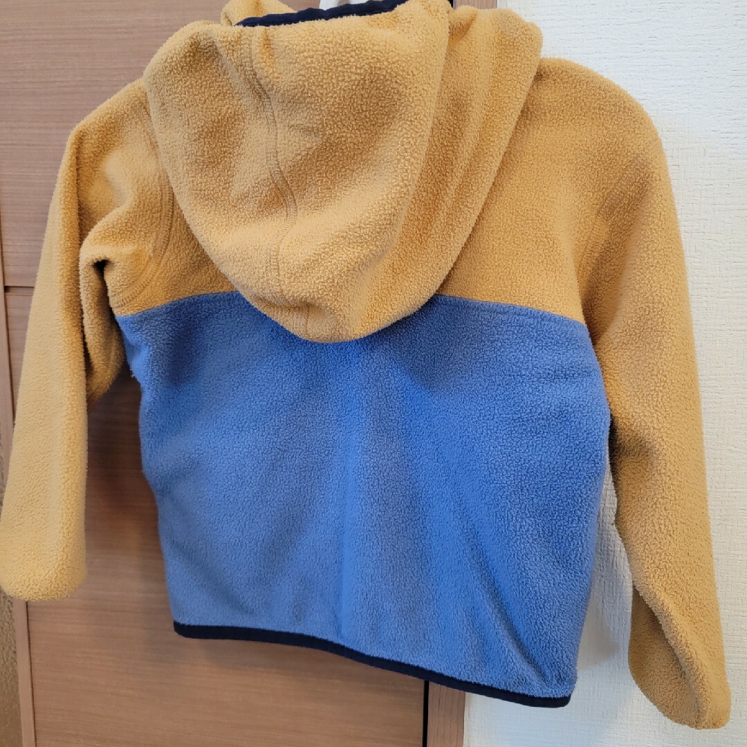 patagonia(パタゴニア)のpatagonia　キッズ　フリースパーカー キッズ/ベビー/マタニティのキッズ服男の子用(90cm~)(ジャケット/上着)の商品写真