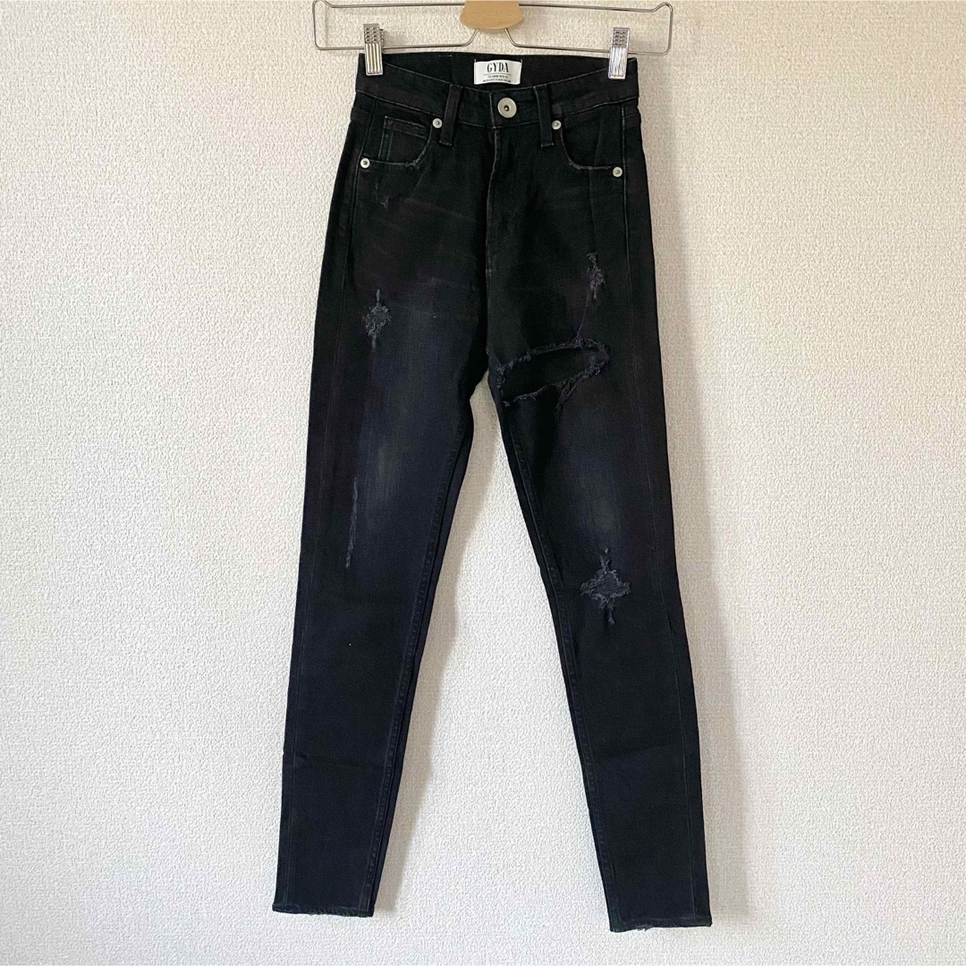 GYDA(ジェイダ)のGYDA thigh highダメージデニムパンツ XS ブラック 黒 レディースのパンツ(デニム/ジーンズ)の商品写真