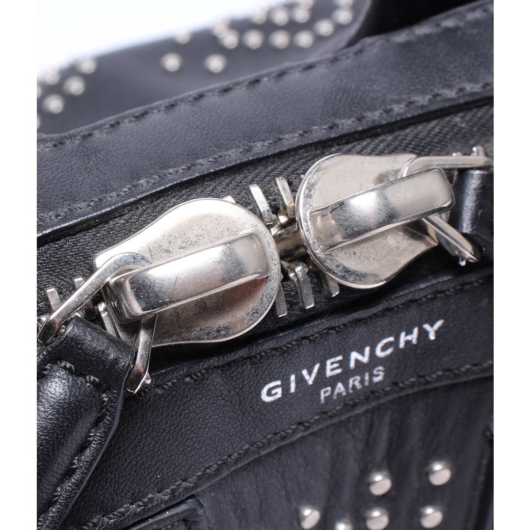 GIVENCHY(ジバンシィ)のジバンシー GIVENCHY ハンドバッグ スタッズ    レディース レディースのバッグ(ハンドバッグ)の商品写真