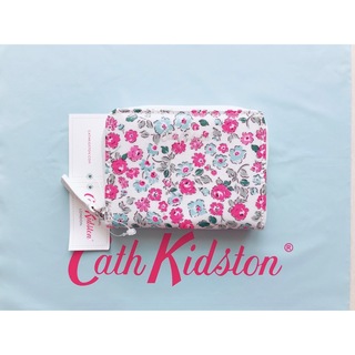 Cath Kidston - 【新品未使用】キャスキッドソン ニューバランスコラボ柄 コインパース 定期入れ