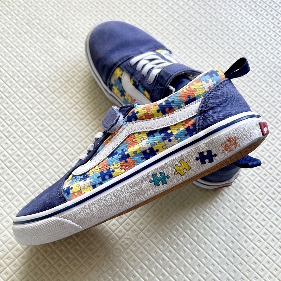 VANS(ヴァンズ)のジュニア　スニーカー　22cm 2足セット キッズ/ベビー/マタニティのキッズ靴/シューズ(15cm~)(スニーカー)の商品写真