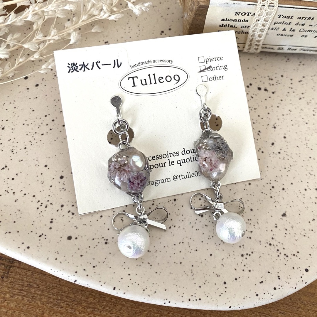 シルバーリボンピアス♡イヤリング ハンドメイドのアクセサリー(イヤリング)の商品写真