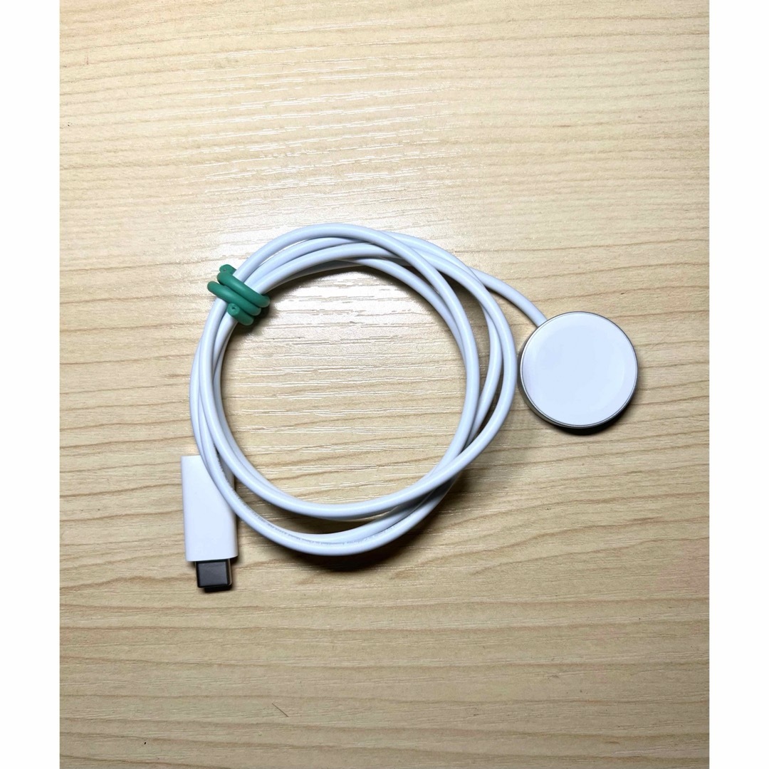 アップルウォッチ純正品 Apple watch 充電器 USB-C充電ケーブル スマホ/家電/カメラのスマートフォン/携帯電話(バッテリー/充電器)の商品写真