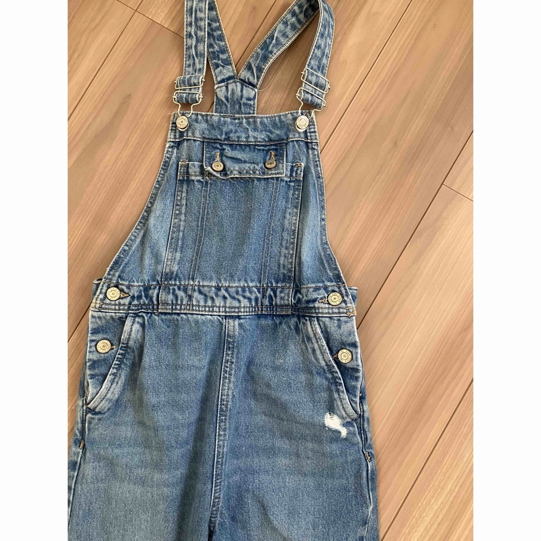 ZARA(ザラ)のZARA キッズ　サロペット　デニム キッズ/ベビー/マタニティのキッズ服女の子用(90cm~)(パンツ/スパッツ)の商品写真