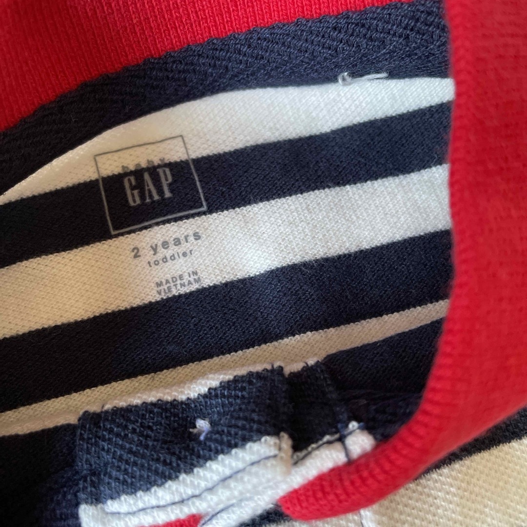 GAP(ギャップ)のGAP  ポロシャツ　半袖 キッズ/ベビー/マタニティのキッズ服男の子用(90cm~)(Tシャツ/カットソー)の商品写真