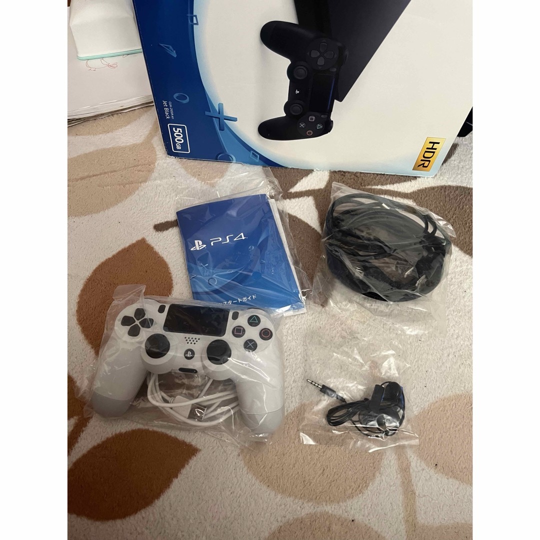 SONY(ソニー)の[中古]PS4 CUH-2100A B01 Jet Black エンタメ/ホビーのゲームソフト/ゲーム機本体(家庭用ゲーム機本体)の商品写真