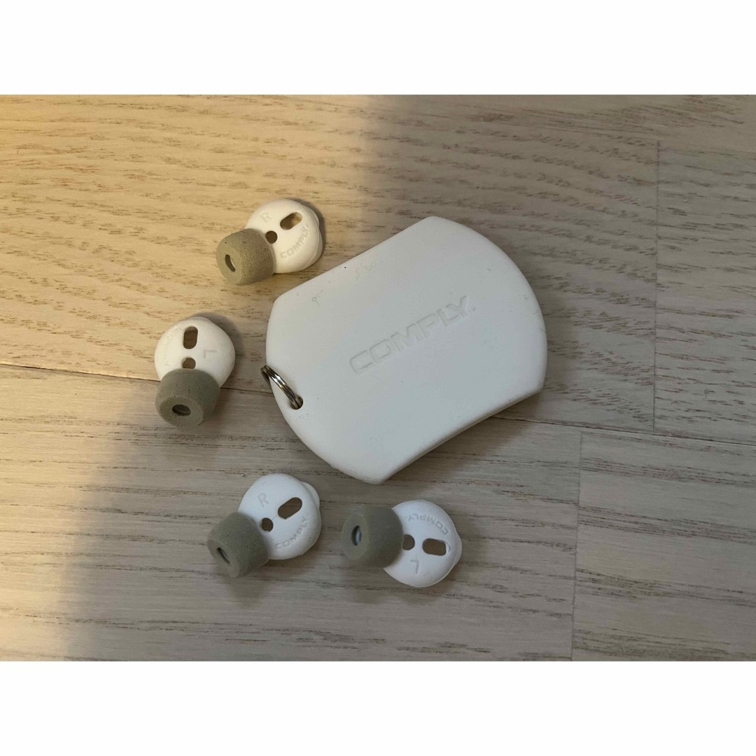 AirPods  スマホ/家電/カメラのオーディオ機器(ヘッドフォン/イヤフォン)の商品写真