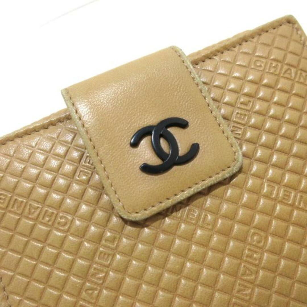 CHANEL(シャネル)のCHANEL(シャネル) Wホック財布 マイクロベルテッド A25794 ベージュ×黒 型押し加工/ココマーク レザー レディースのファッション小物(財布)の商品写真