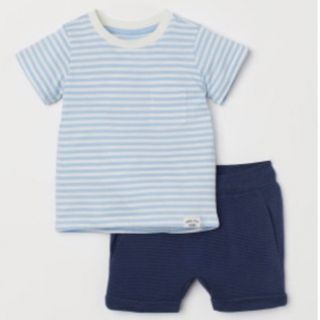 エイチアンドエム(H&M)のH&M子供服サイズ92cm、水色ボーダーTシャツ＆ネイビーショートパンツ(パンツ/スパッツ)