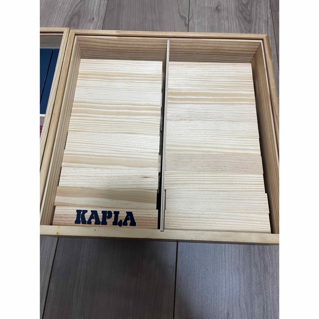 KAPLA(カプラ)のカプラ　100ピース　kapla 2個セット　カラー キッズ/ベビー/マタニティのおもちゃ(積み木/ブロック)の商品写真