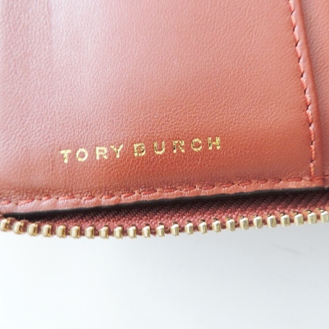 Tory Burch(トリーバーチ)のTORY BURCH(トリーバーチ) 2つ折り財布 - レッド ラウンドファスナー/ステッチ レザー レディースのファッション小物(財布)の商品写真