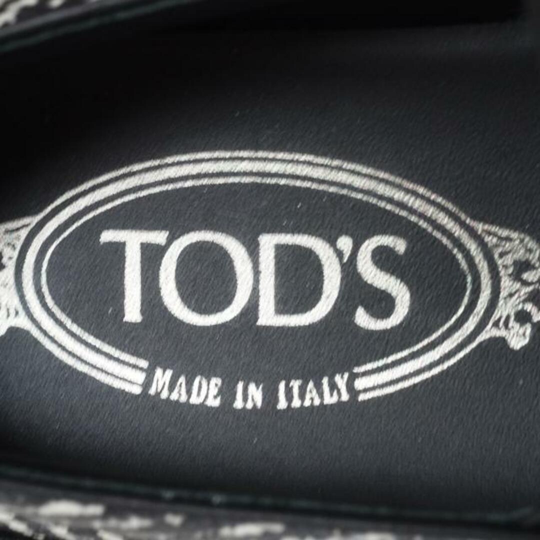 TOD'S(トッズ)のTOD'S(トッズ) スリッポン 34 1/2 レディース美品  - 黒×白×シルバー 型押し加工 レザー レディースの靴/シューズ(その他)の商品写真