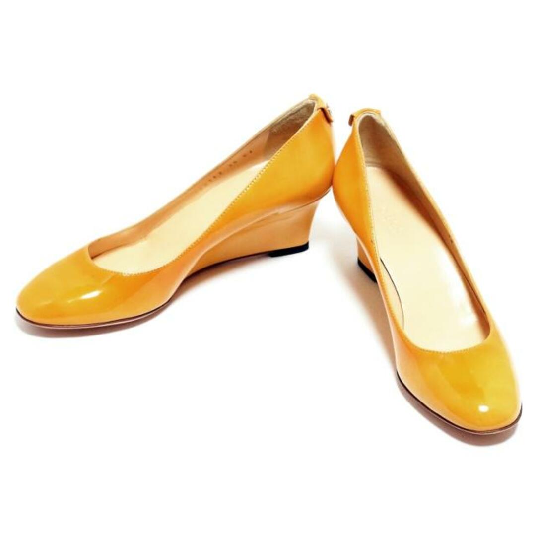 Gucci(グッチ)のGUCCI(グッチ) パンプス 35 C レディース - 182112 オレンジ インターロッキングG/ウェッジソール エナメル（レザー） レディースの靴/シューズ(ハイヒール/パンプス)の商品写真