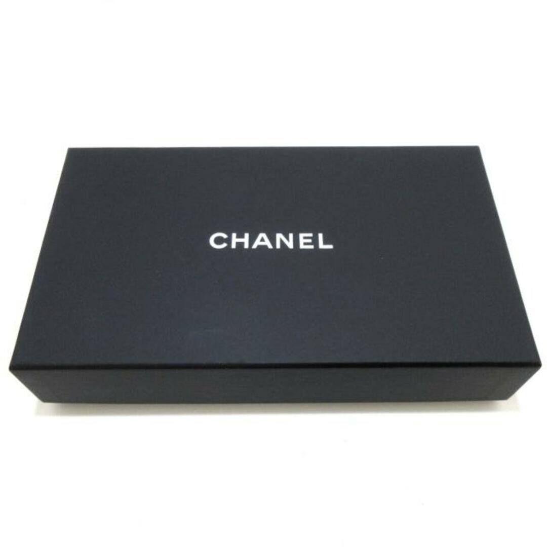 CHANEL(シャネル)のCHANEL(シャネル) 長財布美品  ボーイシャネル,マトラッセ ダークネイビー ゴールド金具 ラムスキン レディースのファッション小物(財布)の商品写真