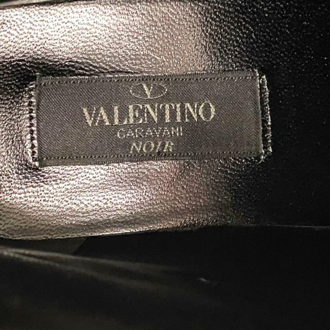 valentino garavani(ヴァレンティノガラヴァーニ)のVALENTINOGARAVANI(バレンチノガラバーニ) ショートブーツ 37 レディース ロックスタッズ 黒 スタッズ レザー レディースの靴/シューズ(ブーツ)の商品写真