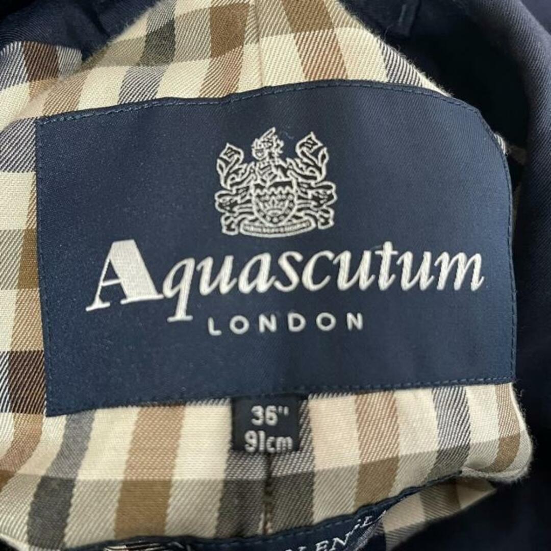 AQUA SCUTUM(アクアスキュータム)のAquascutum(アクアスキュータム) コート サイズ36 M レディース - ネイビー 春・秋物 レディースのジャケット/アウター(その他)の商品写真