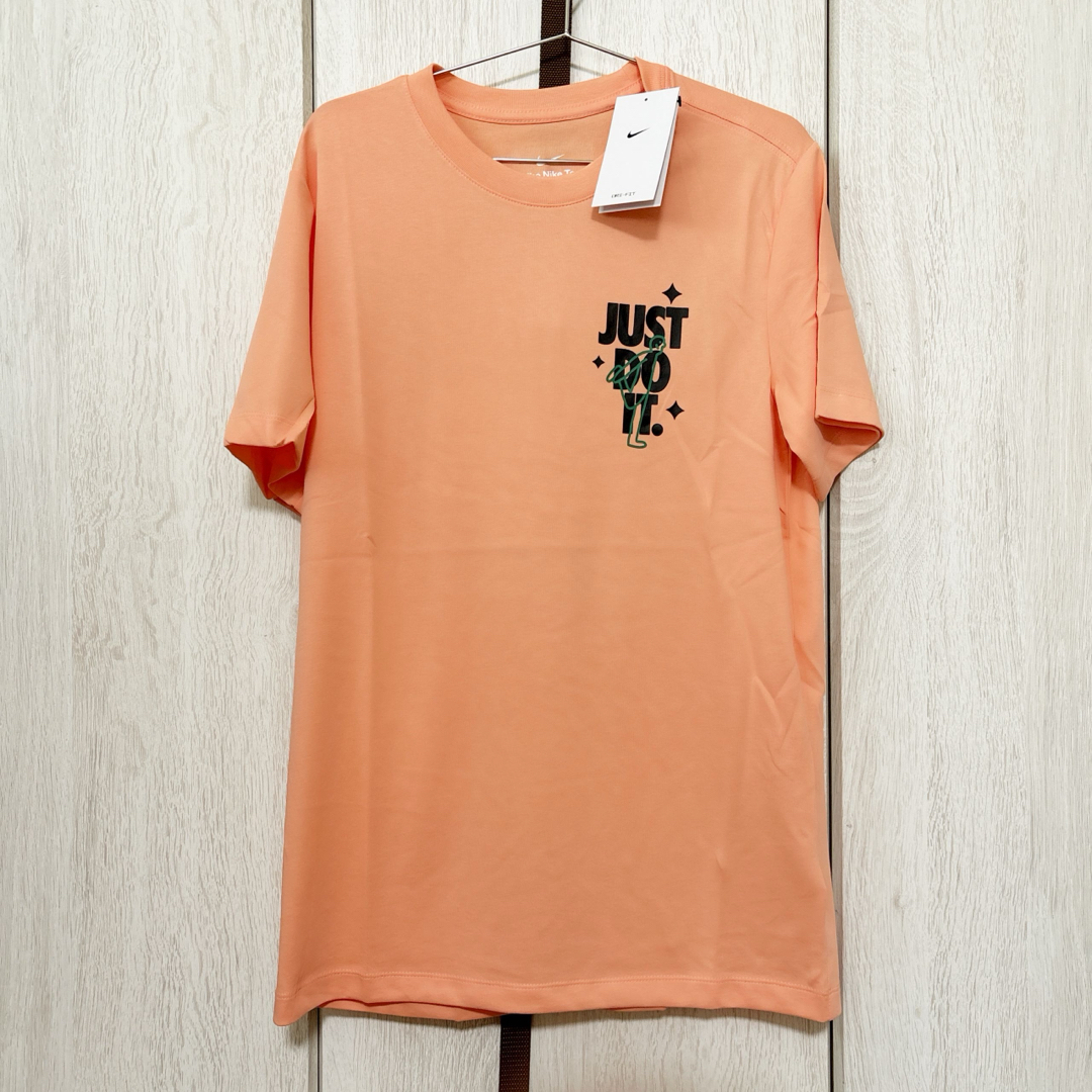 NIKE(ナイキ)の新品★NIKE★トレーニングウェア★半袖tシャツ★Mサイズ メンズのトップス(Tシャツ/カットソー(半袖/袖なし))の商品写真