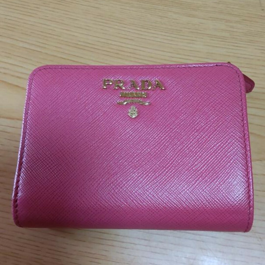 PRADA　財布 レディースのファッション小物(財布)の商品写真