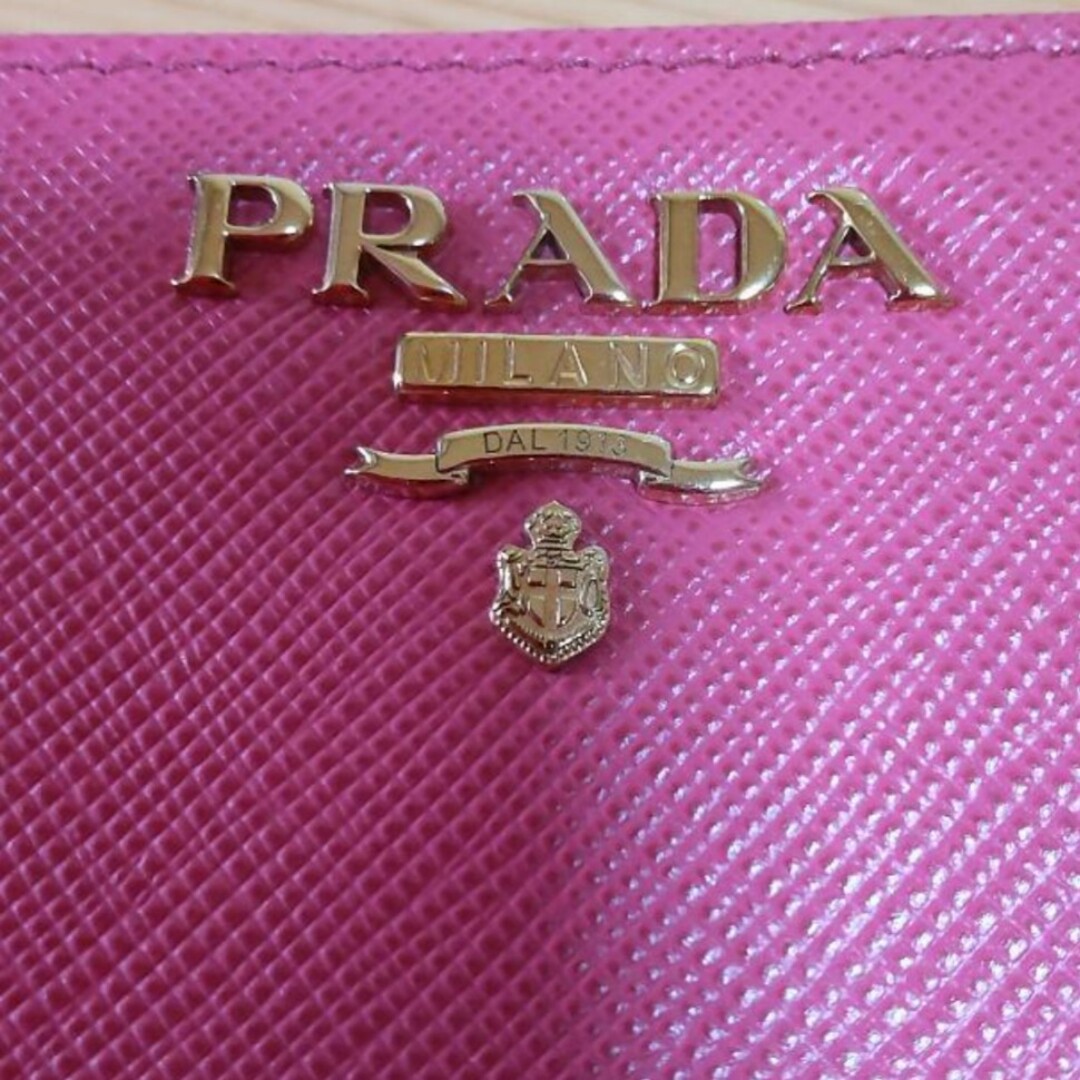 PRADA　財布 レディースのファッション小物(財布)の商品写真