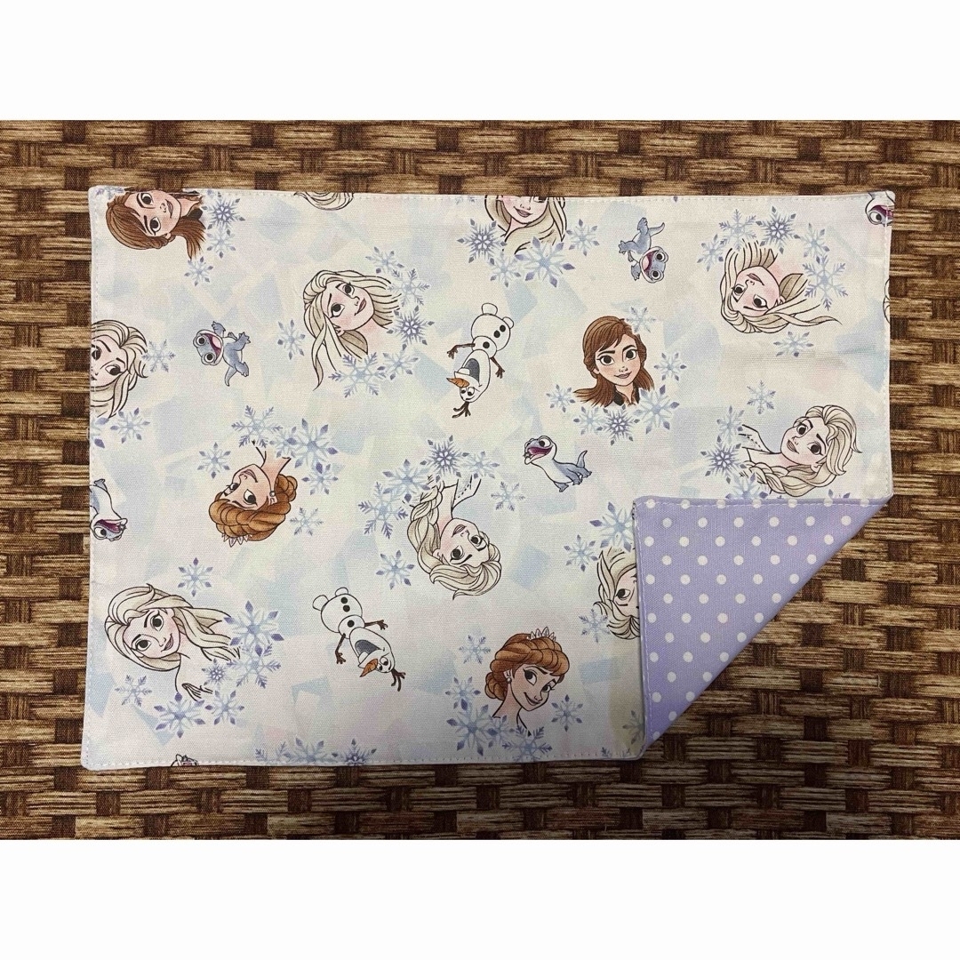 ★アナ雪★パープル★ランチョンマット★ランチマット★ハンドメイド★ ハンドメイドのキッズ/ベビー(外出用品)の商品写真