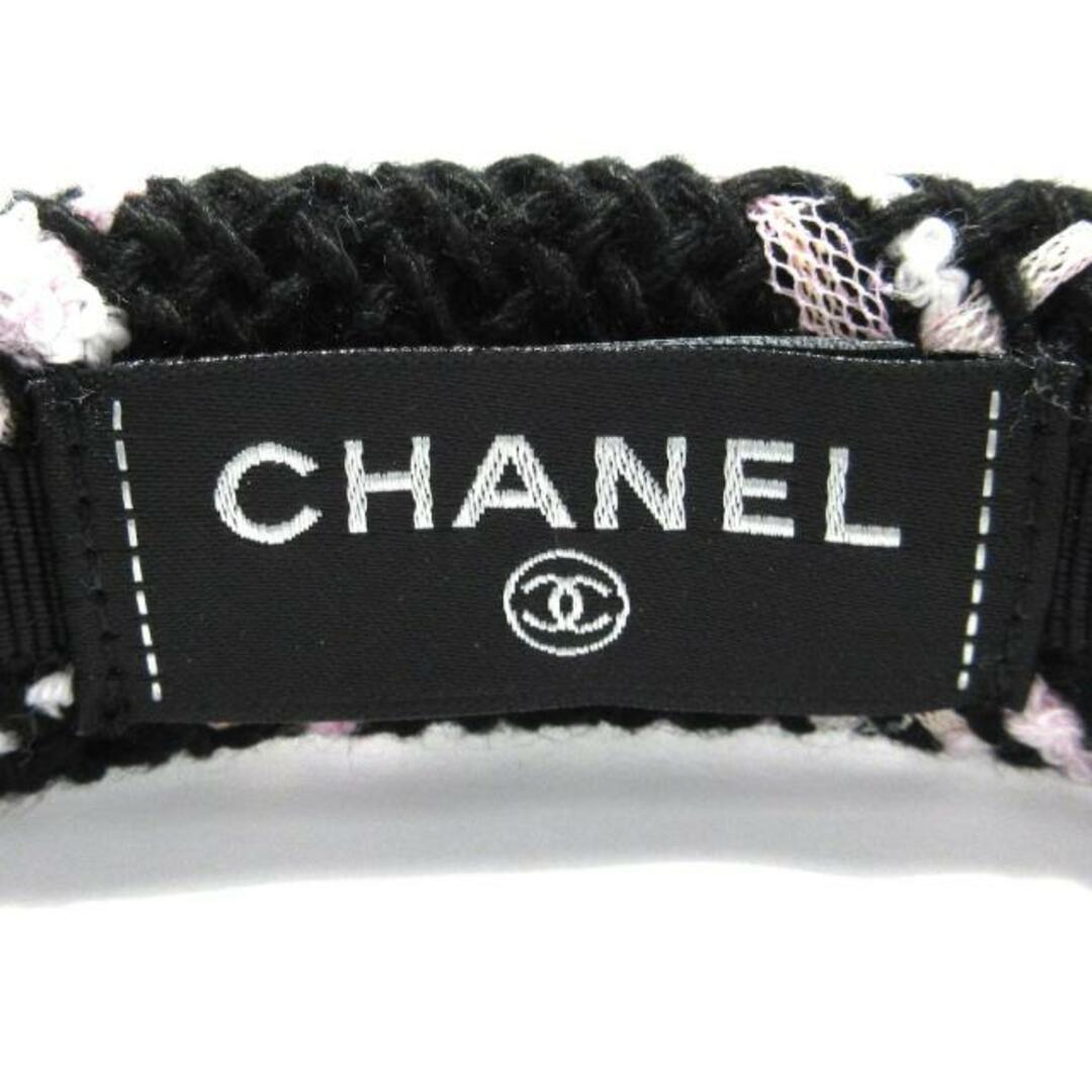 CHANEL(シャネル)のCHANEL(シャネル) カチューシャ美品  - 化学繊維 黒×ピンク レディースのヘアアクセサリー(カチューシャ)の商品写真