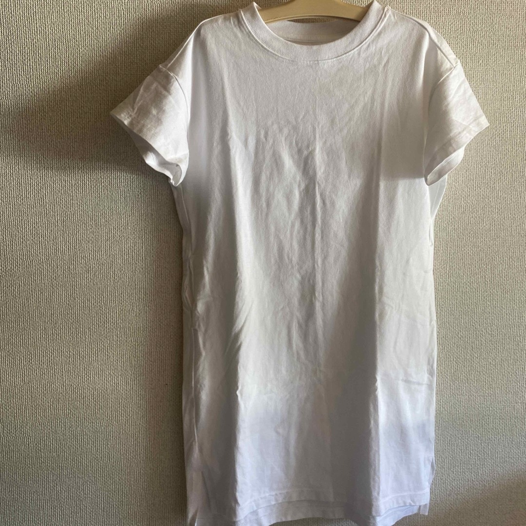 UNIQLO(ユニクロ)のkids１３０ キッズ/ベビー/マタニティのキッズ服女の子用(90cm~)(Tシャツ/カットソー)の商品写真