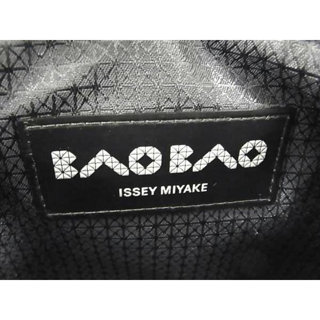 ISSEY MIYAKE(イッセイミヤケ)の■新品同様■ BAO BAO ISSEY MIYAKE バオバオイッセイミヤケ PVC ショルダーバッグ クロスボディ メンズ レディース パープル系 FA3657  レディースのアクセサリー(その他)の商品写真