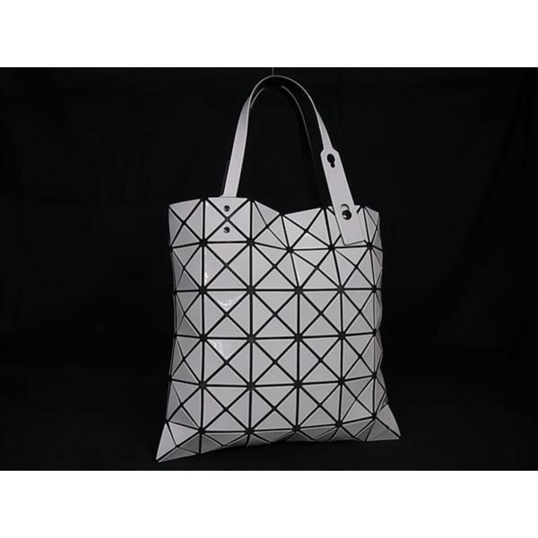 ISSEY MIYAKE(イッセイミヤケ)の■極美品■ BAO BAO ISSEY MIYAKE バオバオイッセイミヤケ ルーセント PVC トートバッグ ハンドバッグ ホワイト系 FA7360  レディースのアクセサリー(その他)の商品写真