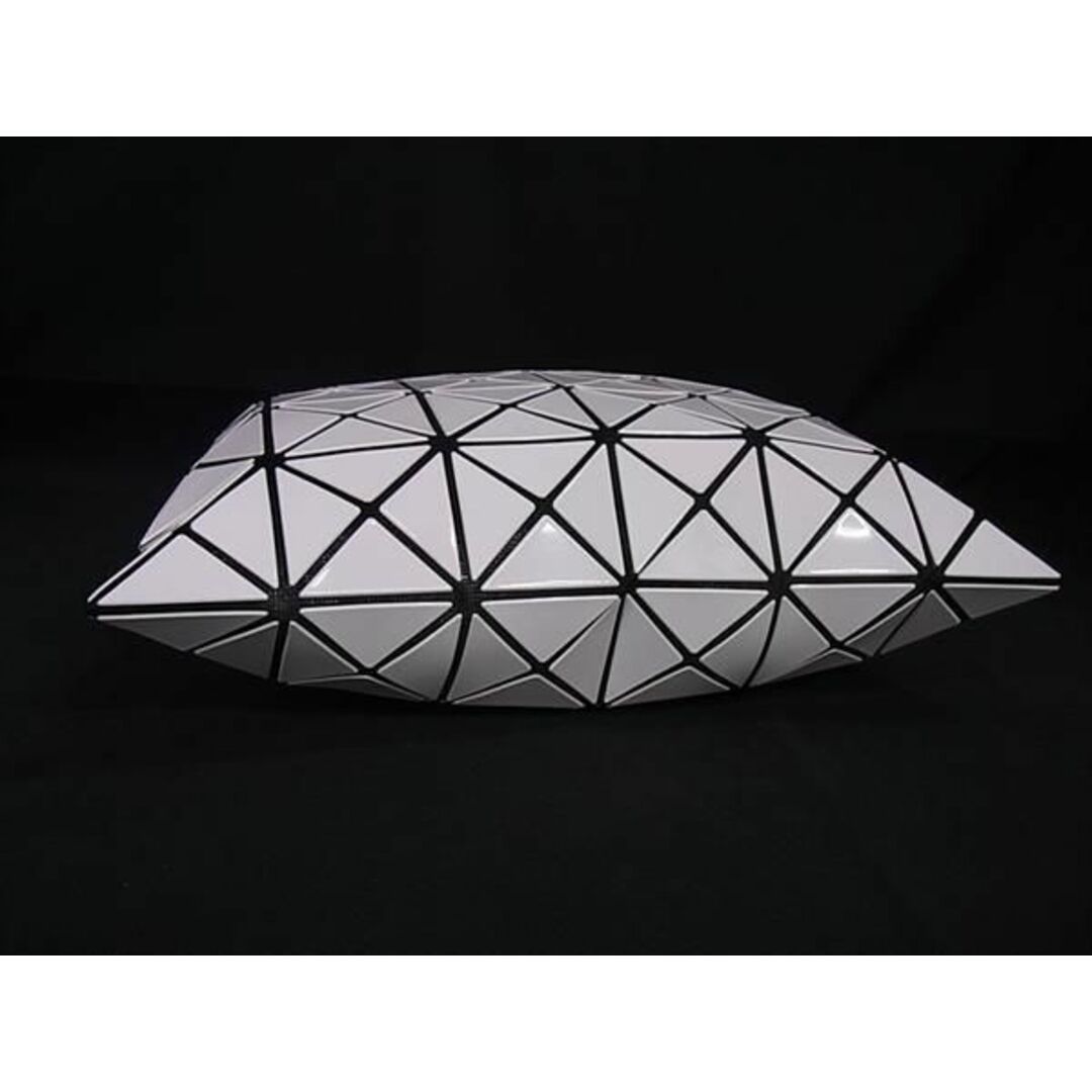 ISSEY MIYAKE(イッセイミヤケ)の■極美品■ BAO BAO ISSEY MIYAKE バオバオイッセイミヤケ ルーセント PVC トートバッグ ハンドバッグ ホワイト系 FA7360  レディースのアクセサリー(その他)の商品写真