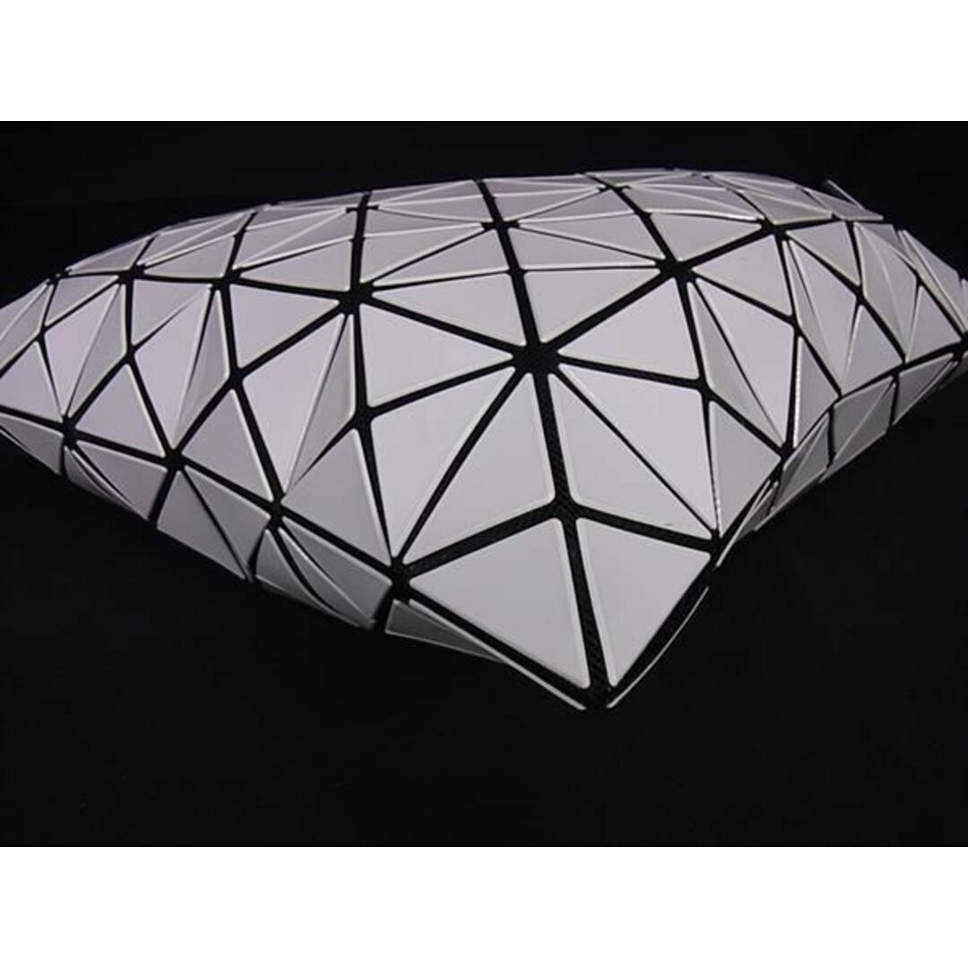 ISSEY MIYAKE(イッセイミヤケ)の■極美品■ BAO BAO ISSEY MIYAKE バオバオイッセイミヤケ ルーセント PVC トートバッグ ハンドバッグ ホワイト系 FA7360  レディースのアクセサリー(その他)の商品写真