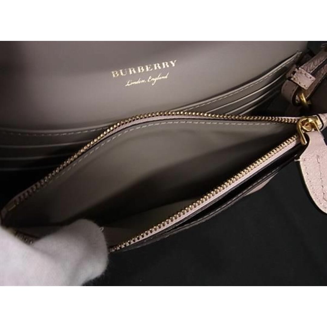 BURBERRY(バーバリー)の■新品同様■ BURBERRY バーバリー レザー ショルダーバッグ クロスボディ ポシェット ピンク系 FA7362  メンズのバッグ(ショルダーバッグ)の商品写真