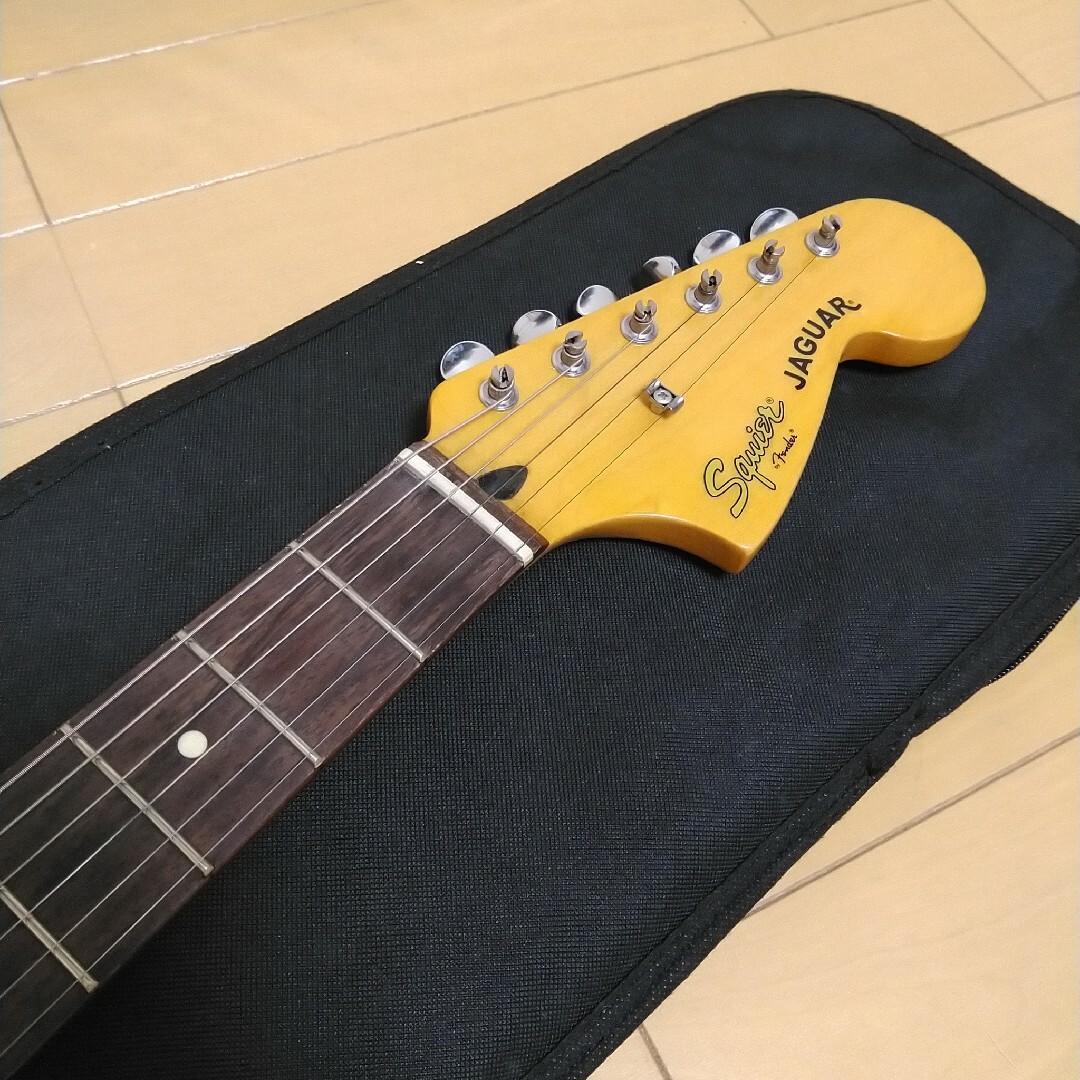 SQUIER(スクワイア)のsquier vintage modified Jaguar 楽器のギター(エレキギター)の商品写真