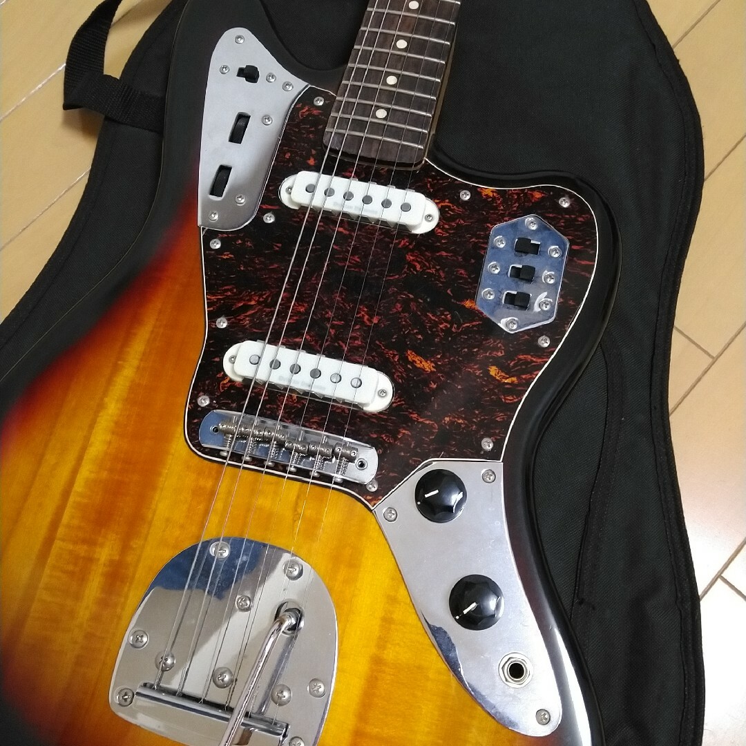 SQUIER(スクワイア)のsquier vintage modified Jaguar 楽器のギター(エレキギター)の商品写真