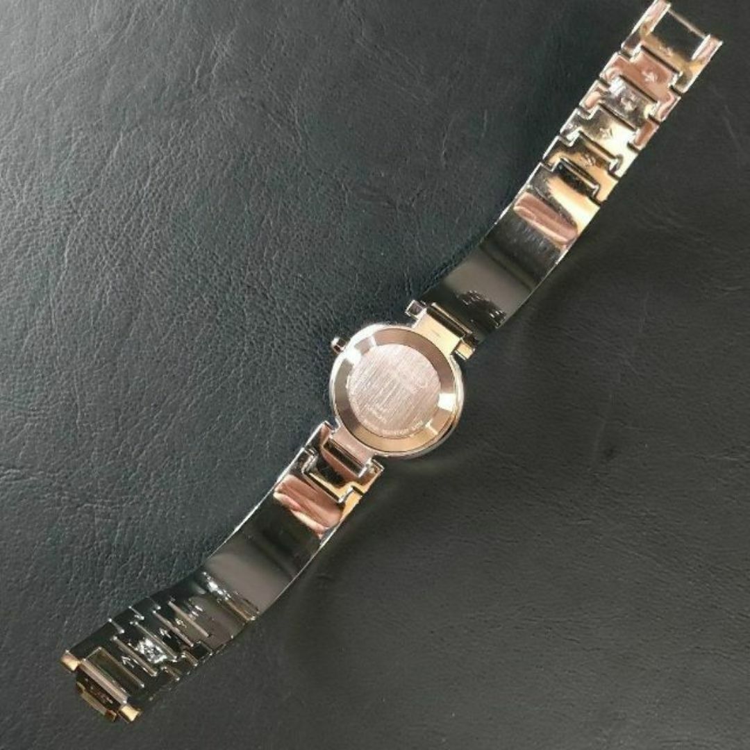 COACH(コーチ)の【良品】COACH　コーチ　シグネチャー　ホワイト　バングル　レディース時計 レディースのファッション小物(腕時計)の商品写真