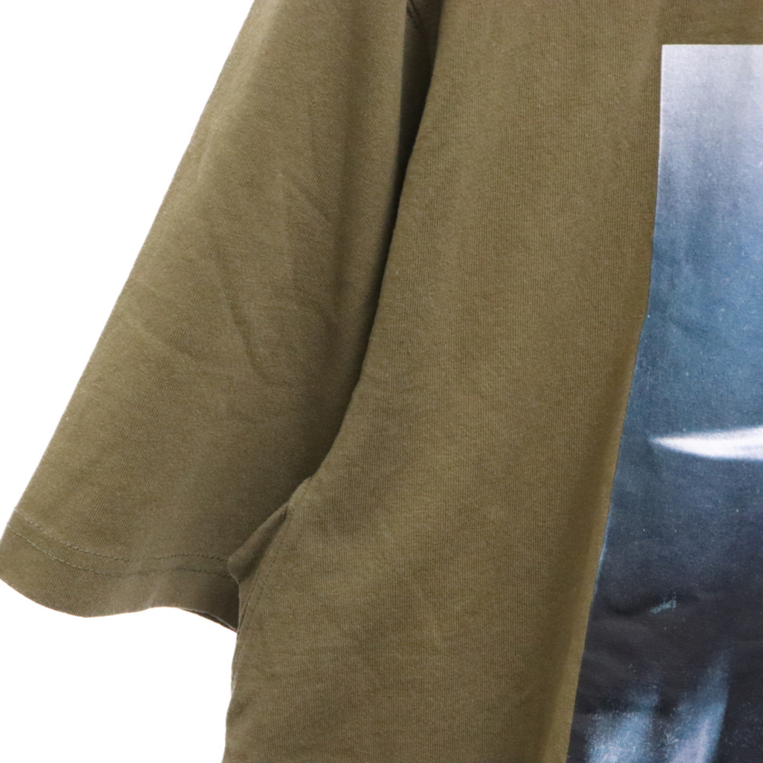 HERON PRESTON ヘロンプレストン グラフィックプリント クルーネック半袖Tシャツ カーキ HMAA032S23JER0025501 メンズのトップス(Tシャツ/カットソー(半袖/袖なし))の商品写真