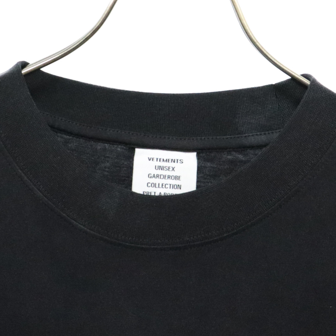 VETEMENTS ヴェトモン 24SS ボンデッドロゴ オーバーサイズ クルーネック半袖Tシャツ UE64TR390B ブラック メンズのトップス(Tシャツ/カットソー(半袖/袖なし))の商品写真