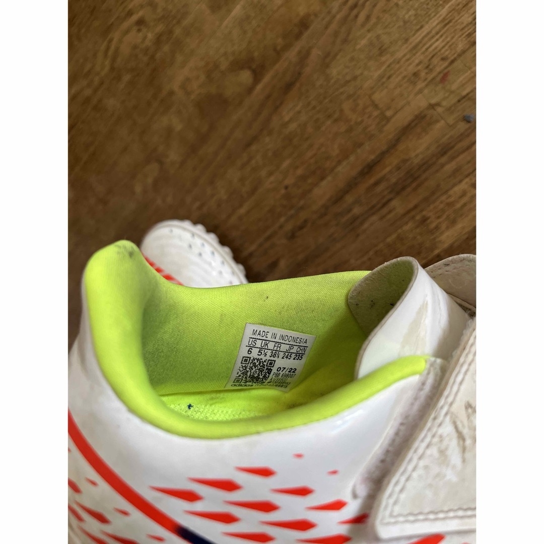 adidas プレデター　24.5 サッカー　トレーニングシューズ メンズの靴/シューズ(スニーカー)の商品写真