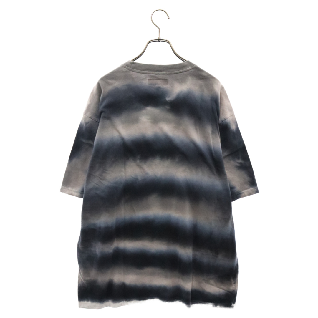 Supreme(シュプリーム)のSUPREME シュプリーム 23AW Dyed Stripe S/S Top タイダイ フロントロゴ刺繍 ストライプ半袖Tシャツ グレー メンズのトップス(Tシャツ/カットソー(半袖/袖なし))の商品写真