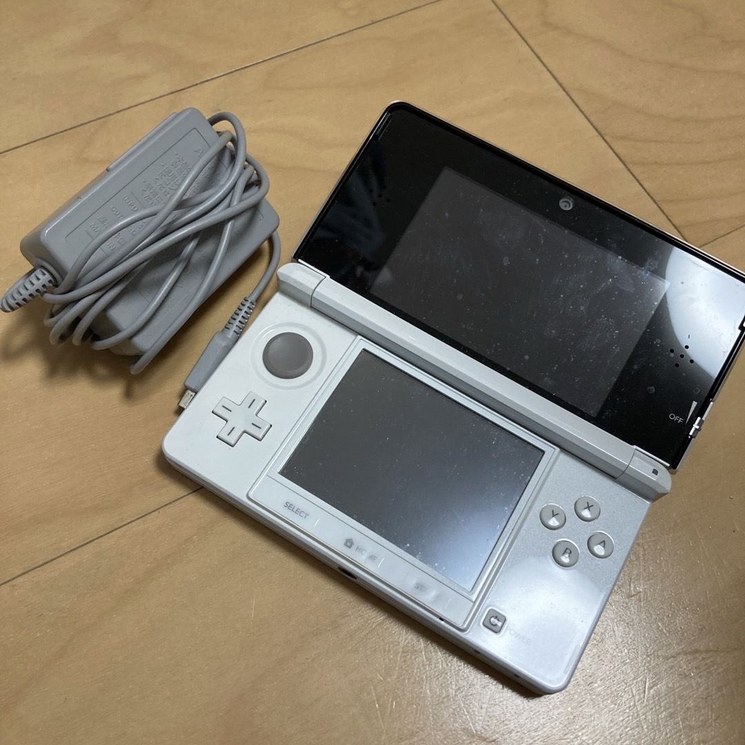 ニンテンドー3DS 本体 エンタメ/ホビーのゲームソフト/ゲーム機本体(携帯用ゲームソフト)の商品写真