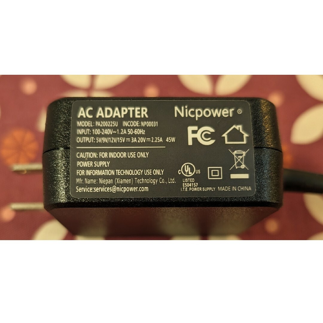 C-TYPE   PC用AC アダプター　45w スマホ/家電/カメラのPC/タブレット(PC周辺機器)の商品写真