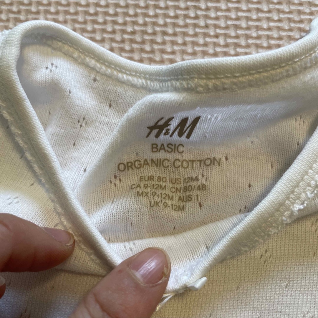H&M(エイチアンドエム)のH&M オーガニックコットン　ベビー肌着　80cm キッズ/ベビー/マタニティのベビー服(~85cm)(肌着/下着)の商品写真