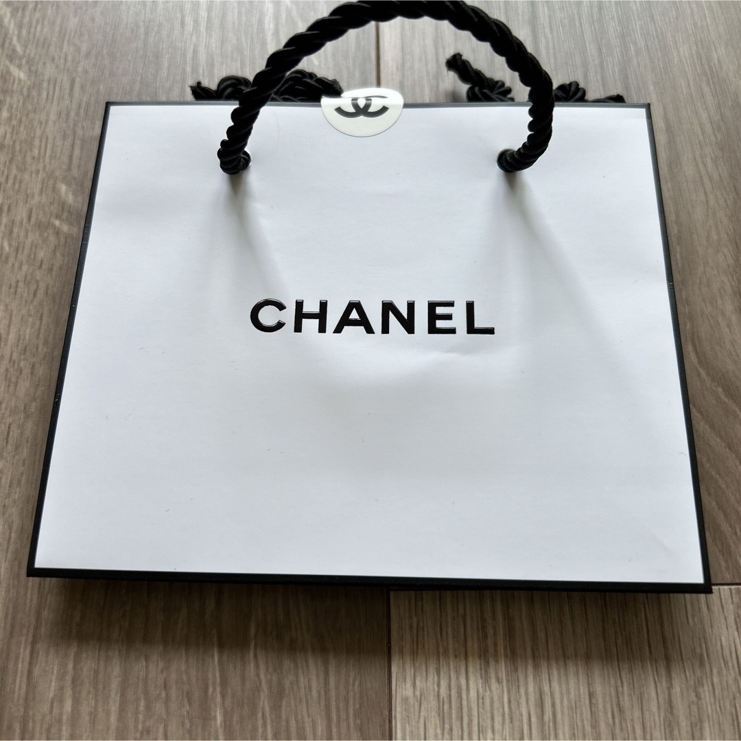 CHANEL(シャネル)のシャネル CHANEL 紙袋 ショップ袋 ショッパー 非売品 レディースのバッグ(ショップ袋)の商品写真